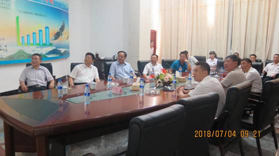 市人大張?zhí)熘拗魅?、市政府謝海波副市長等領導蒞臨我司視察指導工作
